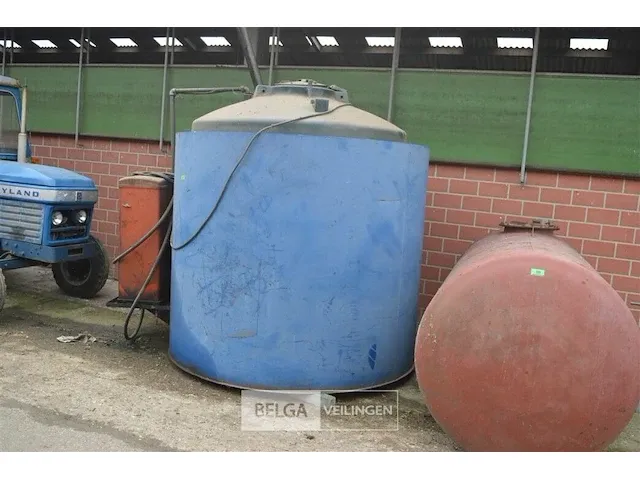 Mazout tank met pomp/pistool 380v type v5000 - afbeelding 1 van  3