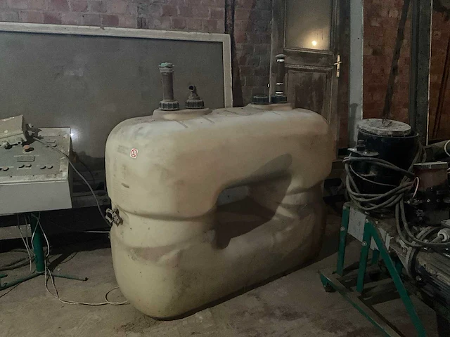 Mazoutvat 1000l - afbeelding 1 van  9