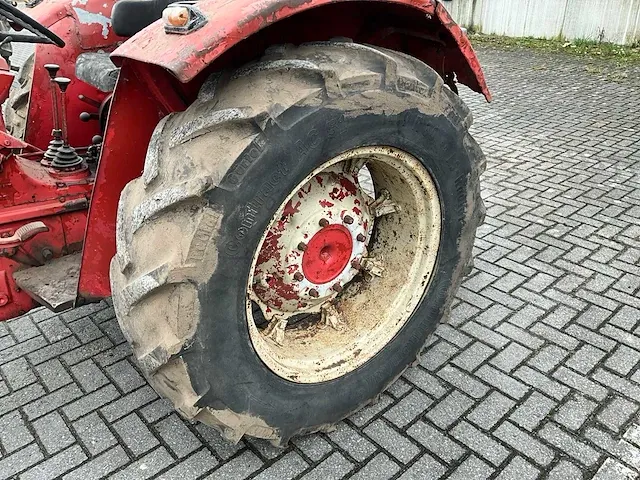 Mccormick international 523 diesel oldtimer tractor - afbeelding 2 van  18