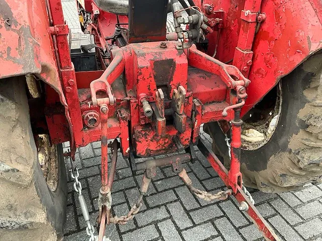 Mccormick international 523 diesel oldtimer tractor - afbeelding 4 van  18