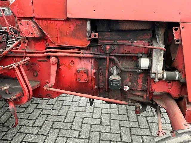 Mccormick international 523 diesel oldtimer tractor - afbeelding 6 van  18