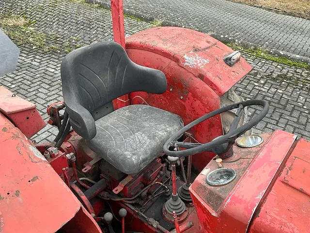 Mccormick international 523 diesel oldtimer tractor - afbeelding 7 van  18