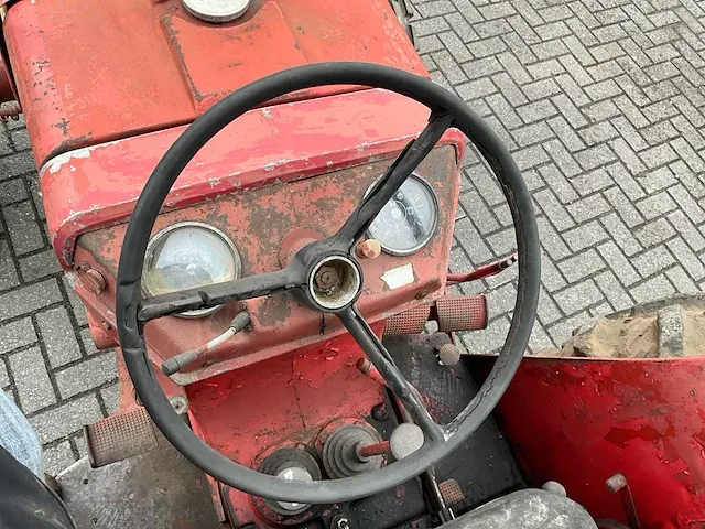 Mccormick international 523 diesel oldtimer tractor - afbeelding 8 van  18