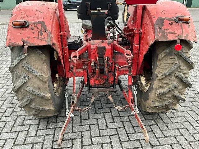 Mccormick international 523 diesel oldtimer tractor - afbeelding 13 van  18