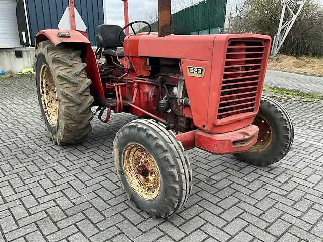 Mccormick international 523 diesel oldtimer tractor - afbeelding 16 van  18