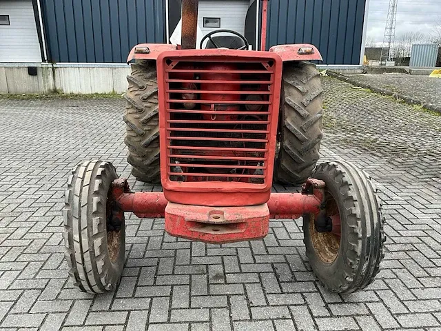 Mccormick international 523 diesel oldtimer tractor - afbeelding 17 van  18
