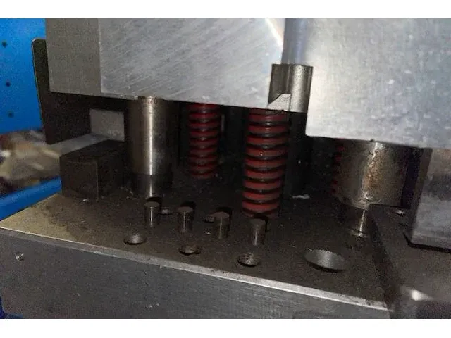 Mecan outil ponsmachine - afbeelding 3 van  3