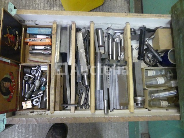 Mecatec ctv-800 freesmachine met kast en toebehoren - afbeelding 17 van  17