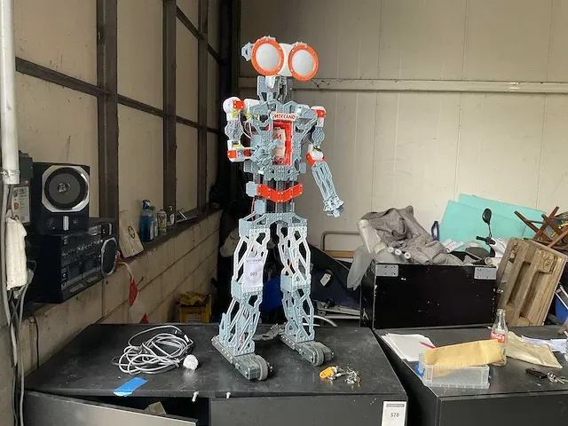 Meccano gemotoriseerde robot figuur - afbeelding 1 van  7