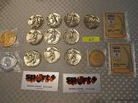 Medailles en plaatjes van sportclub aalst