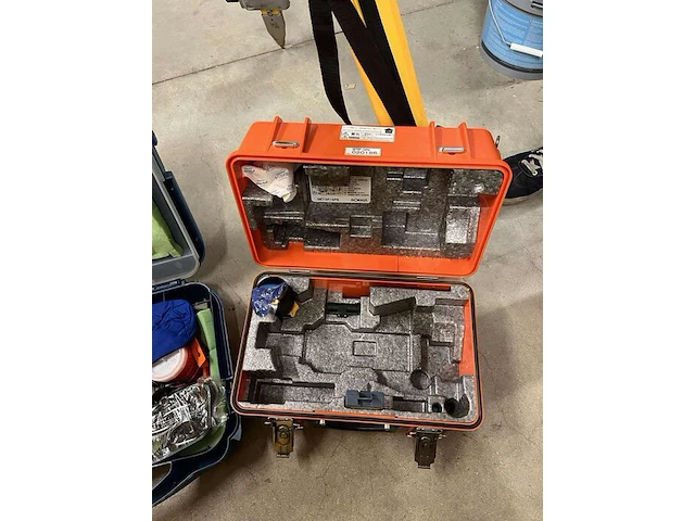 Meetstation sokkia set5f met statief en toebehoren in koffer - afbeelding 4 van  6