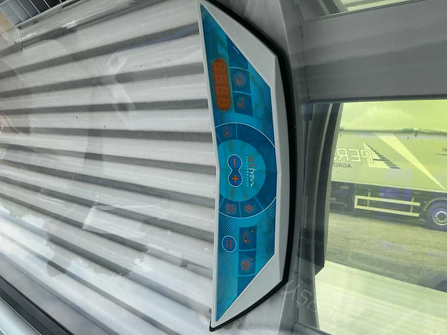 Megasun hybridsun alpha 6800 zonnebank - afbeelding 4 van  9