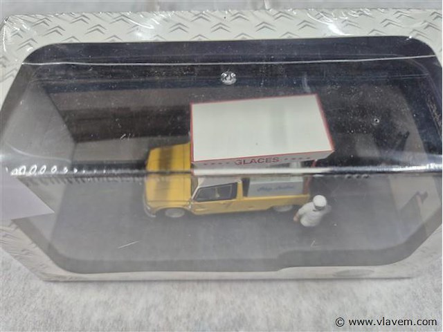 Mehari ijswagen - afbeelding 2 van  3