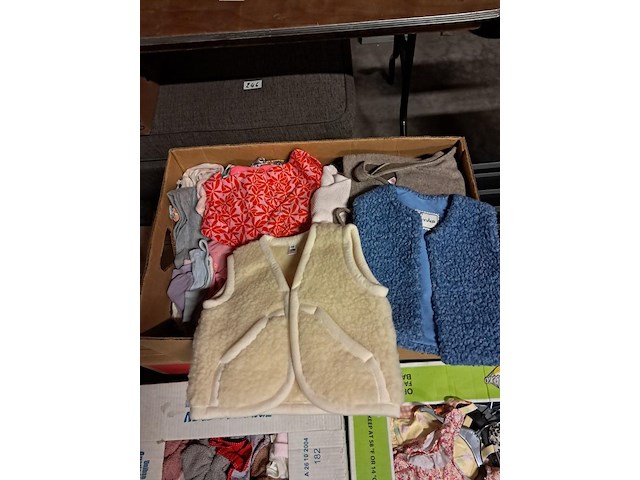 Meisjeskledij maat 50-56 - afbeelding 2 van  2