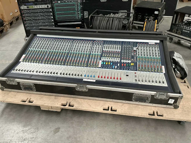 Mengtafel soundcraft mh3 + effect rack + diversen - afbeelding 1 van  30