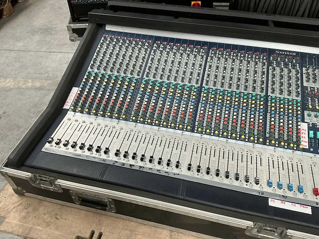 Mengtafel soundcraft mh3 + effect rack + diversen - afbeelding 12 van  30