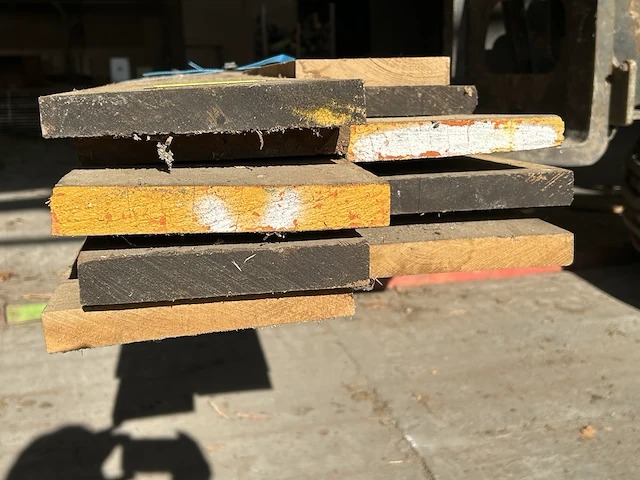 Meranti planken - lengtes +/- 1050mm - 2750mm - afbeelding 2 van  4