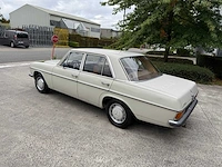 Mercedes - 1971 - 200 - personenauto - afbeelding 8 van  32