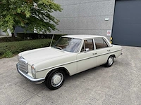 Mercedes - 1971 - 200 - personenauto - afbeelding 12 van  32