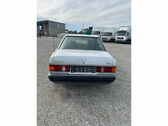 Mercedes - 1993 - 190 - personenauto - afbeelding 4 van  16