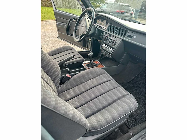 Mercedes - 1993 - 190 - personenauto - afbeelding 16 van  16