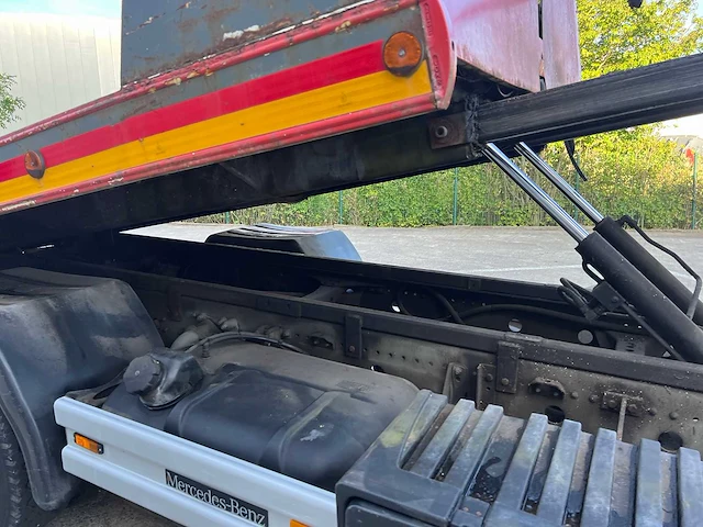 Mercedes - 2005 - 1223 - vrachtwagen - afbeelding 18 van  41