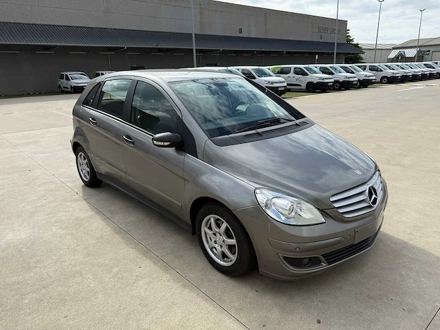 Mercedes - 2005 - b200 - personenauto - afbeelding 1 van  23