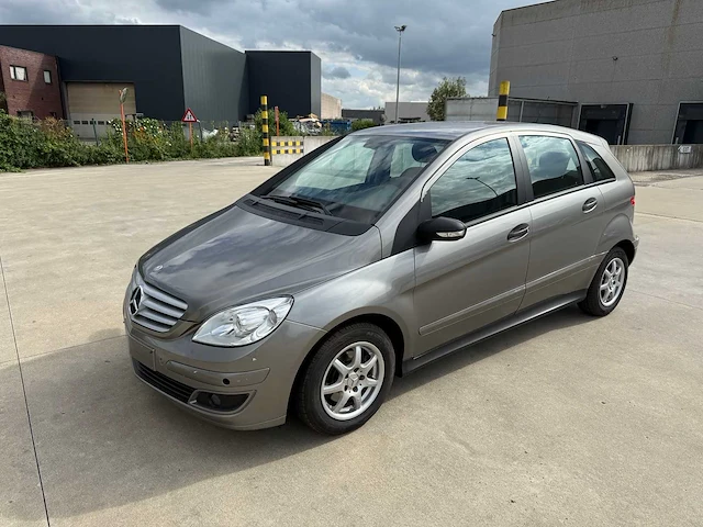 Mercedes - 2005 - b200 - personenauto - afbeelding 17 van  23