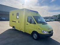 Mercedes - 2005 - sprinter - ambulance - personenauto - afbeelding 2 van  43