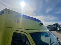 Mercedes - 2005 - sprinter - ambulance - personenauto - afbeelding 3 van  43