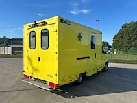 Mercedes - 2005 - sprinter - ambulance - personenauto - afbeelding 4 van  43