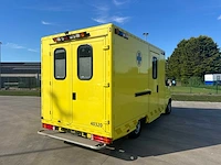 Mercedes - 2005 - sprinter - ambulance - personenauto - afbeelding 6 van  43