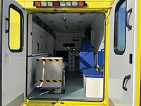 Mercedes - 2005 - sprinter - ambulance - personenauto - afbeelding 9 van  43