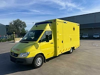 Mercedes - 2005 - sprinter - ambulance - personenauto - afbeelding 23 van  43