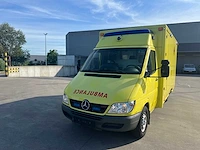 Mercedes - 2005 - sprinter - ambulance - personenauto - afbeelding 41 van  43