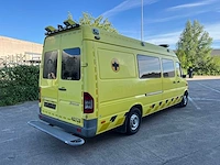 Mercedes - 2006 - 316 cdi - ambulance - personenauto - afbeelding 3 van  39