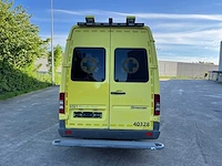 Mercedes - 2006 - 316 cdi - ambulance - personenauto - afbeelding 5 van  39