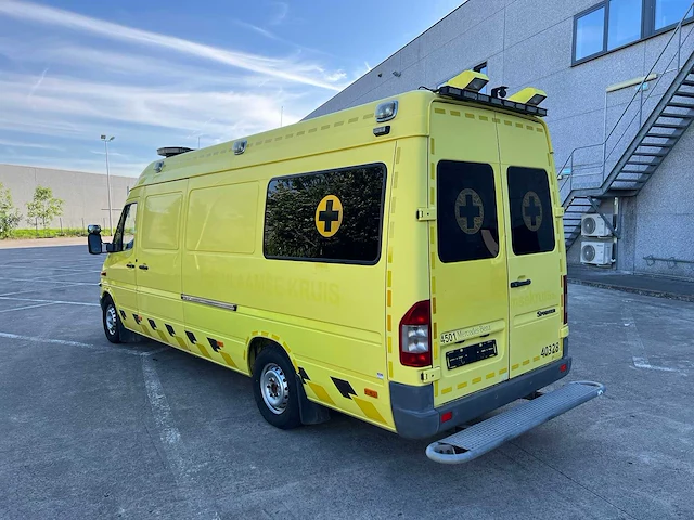 Mercedes - 2006 - 316 cdi - ambulance - personenauto - afbeelding 10 van  39