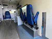 Mercedes - 2006 - 316 cdi - ambulance - personenauto - afbeelding 14 van  39