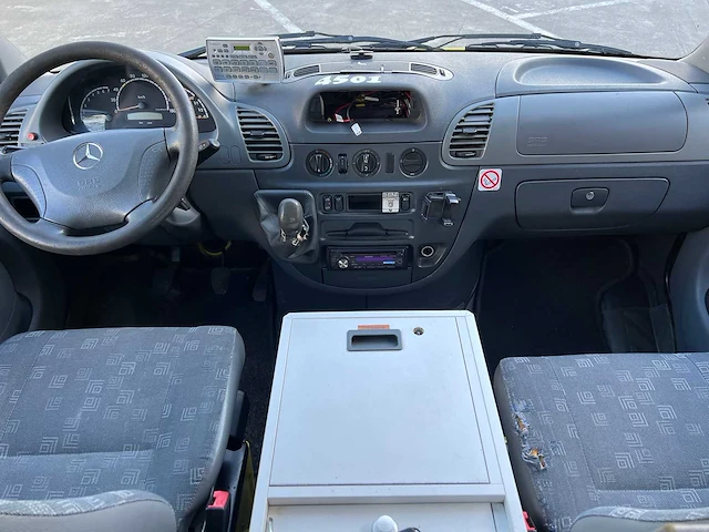 Mercedes - 2006 - 316 cdi - ambulance - personenauto - afbeelding 20 van  39