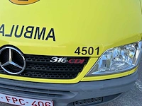 Mercedes - 2006 - 316 cdi - ambulance - personenauto - afbeelding 24 van  39