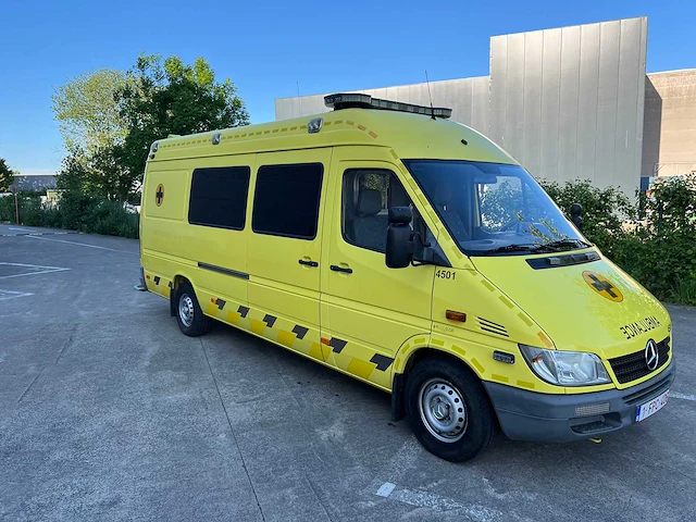 Mercedes - 2006 - 316 cdi - ambulance - personenauto - afbeelding 38 van  39