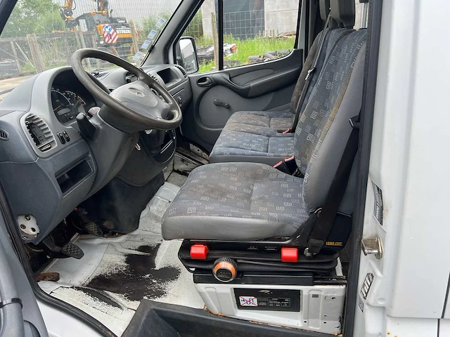 Mercedes - 2006 - sprinter 311 cdi - kipper - personenauto - afbeelding 31 van  46