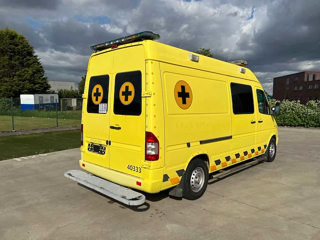 Mercedes - 2006 - sprinter 316 ambulance - personenauto - afbeelding 3 van  39