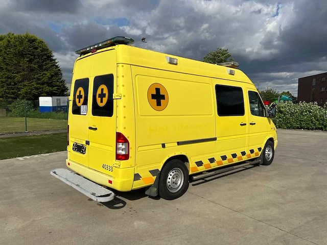 Mercedes - 2006 - sprinter 316 ambulance - personenauto - afbeelding 4 van  39