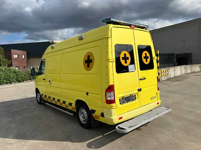 Mercedes - 2006 - sprinter 316 ambulance - personenauto - afbeelding 5 van  39