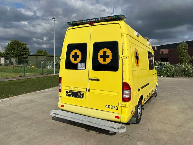 Mercedes - 2006 - sprinter 316 ambulance - personenauto - afbeelding 7 van  39