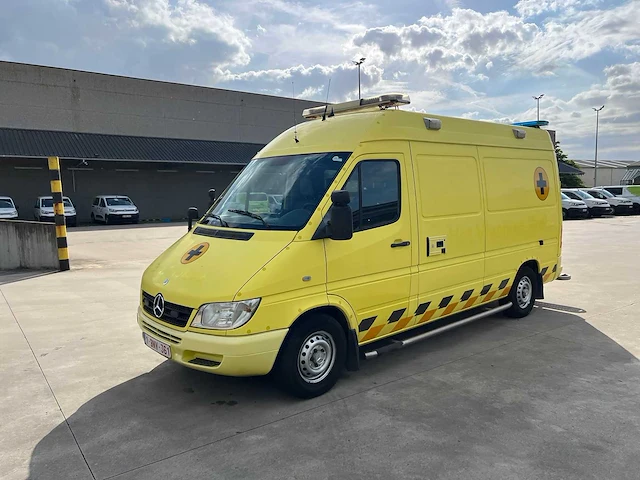 Mercedes - 2006 - sprinter 316 ambulance - personenauto - afbeelding 8 van  39