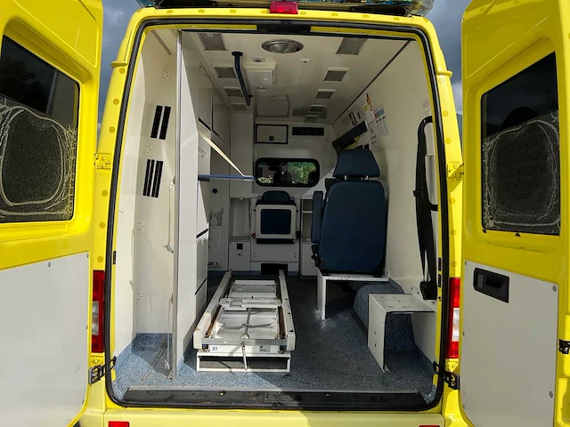 Mercedes - 2006 - sprinter 316 ambulance - personenauto - afbeelding 20 van  39