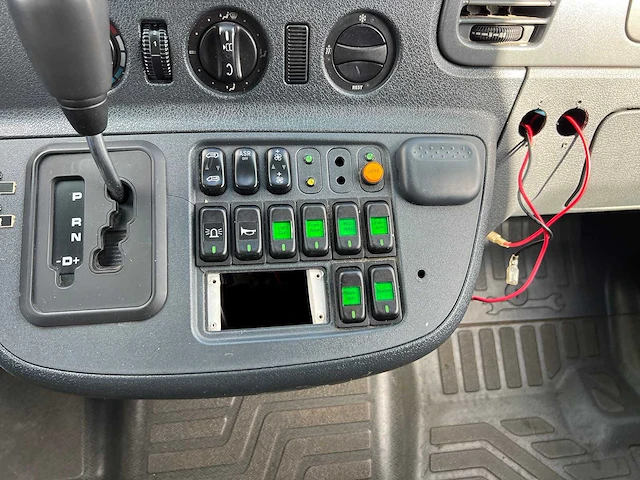 Mercedes - 2006 - sprinter 316 ambulance - personenauto - afbeelding 28 van  39